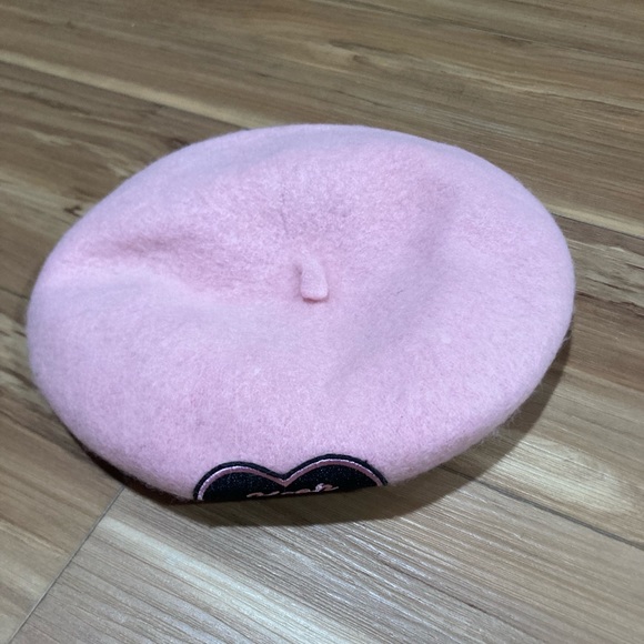 Soft E Girl Barrette “Keep Out” Hat - Picture 2 of 3